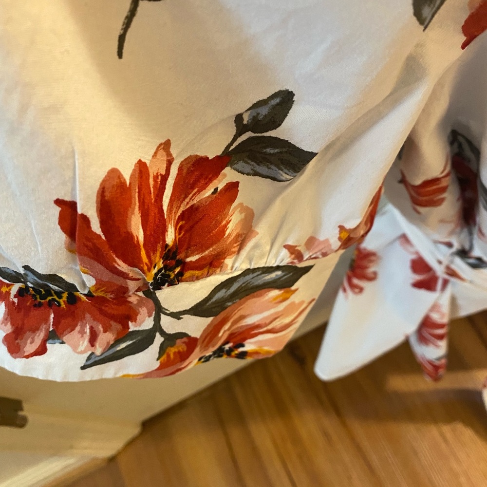 White Lane Bryant short sleeves Peplum Blouse with Burnt orange flowers!!! - Picture 3 of 4